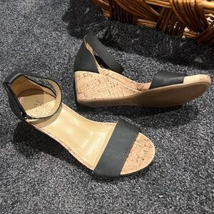 Naturalizer wedge ankle sandal